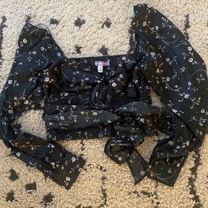 Urban Outfitters Cropped Blouse Large